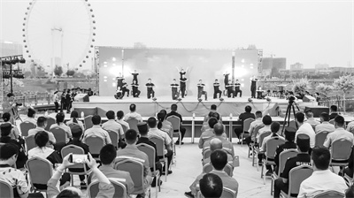 2-1 1 汇演现场气氛热烈.jpg