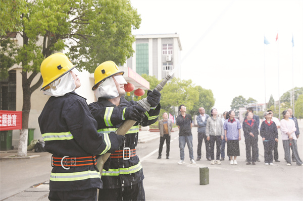 5-5 8图片新闻 桃园煤矿.jpg