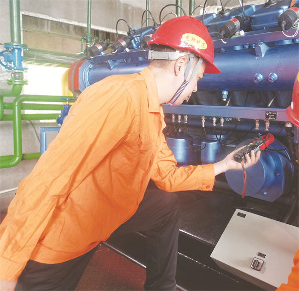 5-2 6 图片新闻 华蓥山煤层气.jpg