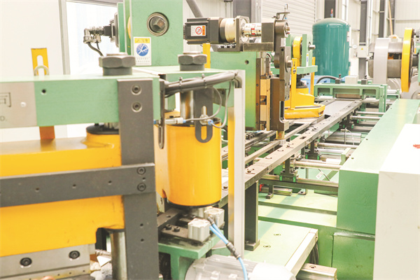 4-6 6、生产设备.jpg