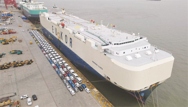 4-1 1 在位于上海外高桥的海通.jpg