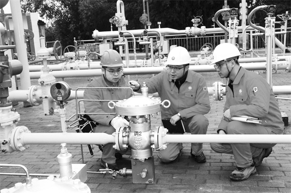 6-2 4 实干稳重的“曹劳模”.jpg