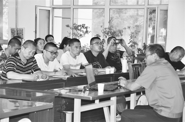 6-3 8伊力特酿酒一厂开展安全月系列活动.jpg