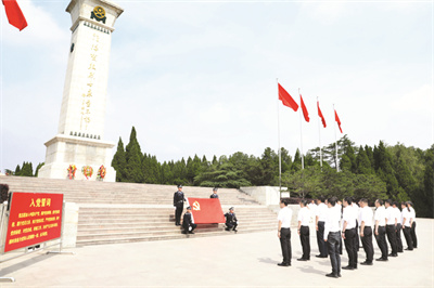 1-2 2 1 红色教育课堂回顾历史强化党性.jpg