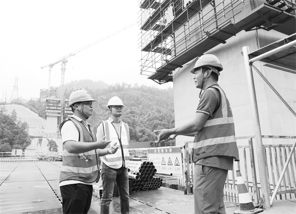 2-2 2 遂大高速A标路基五分.jpg