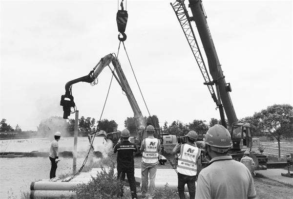 7-2 5华电江都光伏发电项.jpg