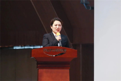 1 3 图为牧原股份兽医总监牛旻.jpg