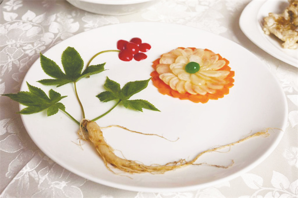 4-1 1，用人参制作的菜肴.jpg