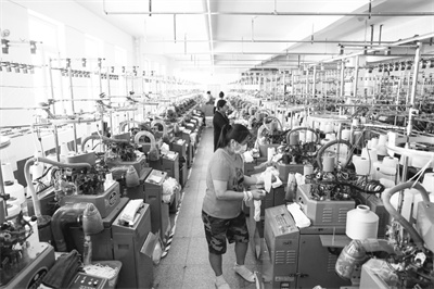 3-1 3 7月5日，工人在位于.jpg