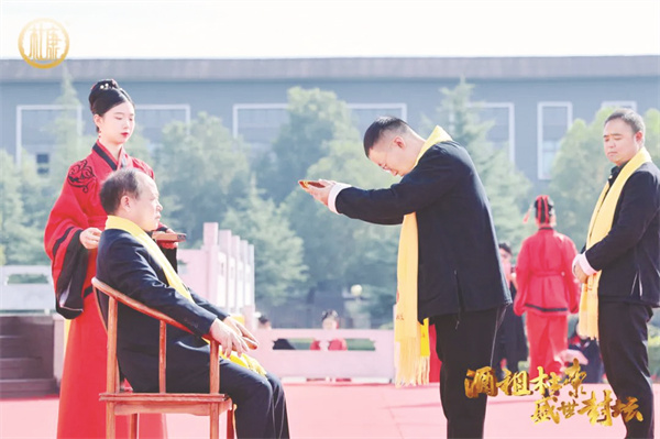 8-5 1 5 敬拜师酒.jpg