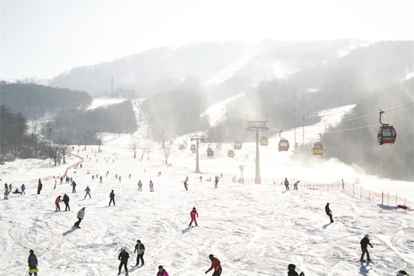 4-1 1，滑雪爱好者在吉林.jpg