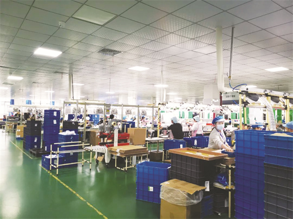 1703684065736494.jpg 1-2 1 2 月立集团生产车间.jpg