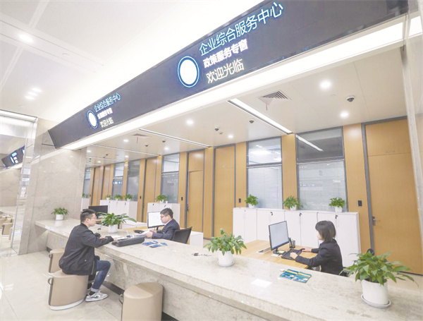 1-1 1，图为企业主在浙江杭州.jpg