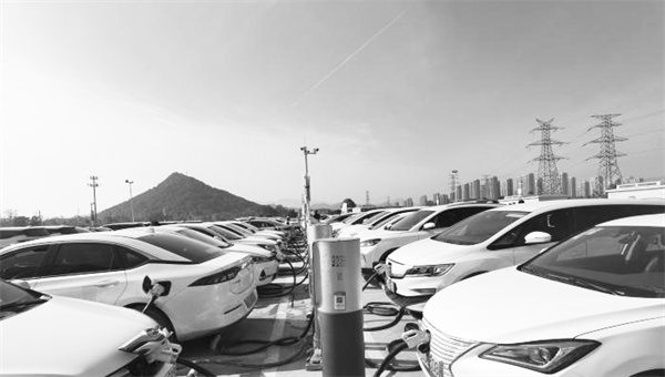 3-1 2 浙江某地的新能源充电.jpg