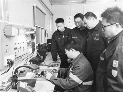 1710416227613889.jpg 6-1 图2春来创客“追星忙.jpg