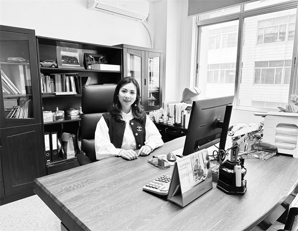 1710845914935698.jpg 6-1 4商界精英李智雅.jpg