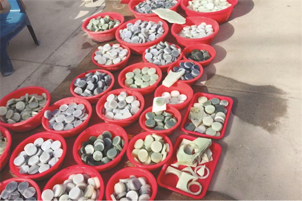 4-5 1 5 镇平县玉石半成品.jpg