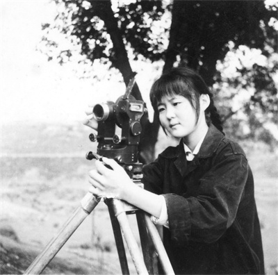 1712462091577932.jpg 6-2 3 1 早年的测量施工.jpg