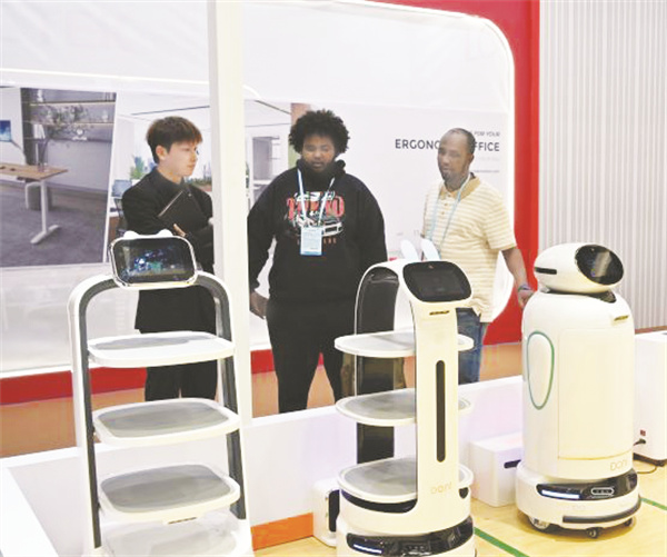 4-2 图2中国品牌服务机器.jpg