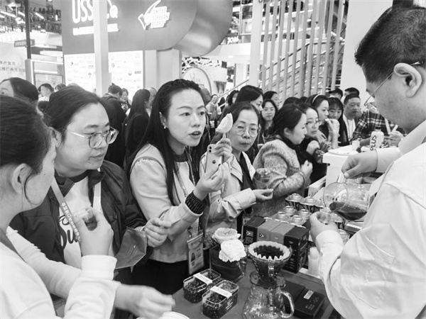 3-2 3，11月8日，采购商在.jpg