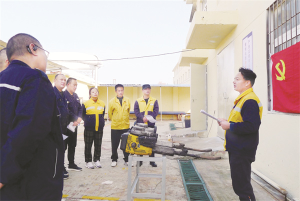 8-6 8 1（图片新闻）工间微党课1.jpg