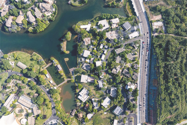 1734958105599747.jpg 4-4 3 俯瞰麓湖社区CPI项目。.jpg