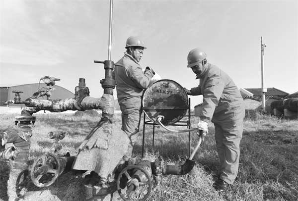 7-2 5图片新闻 河南油田.jpg