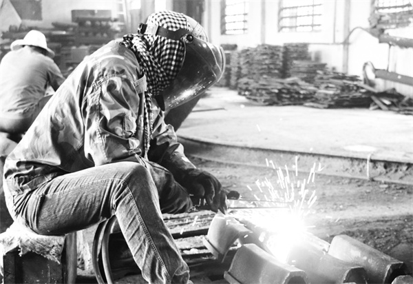 1736769715585438.jpg 7-2 2鹤煤三矿打好促节支降耗“牌”.jpg