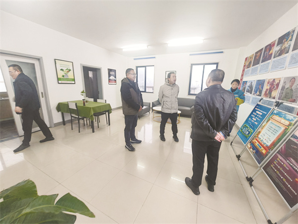 1736853646777539.jpg 4-13 易劲松到下塘加油站退役军人驿站调研工作.jpg