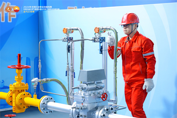 1736854741404040.jpg 1竞赛中的林泓舟。.jpg