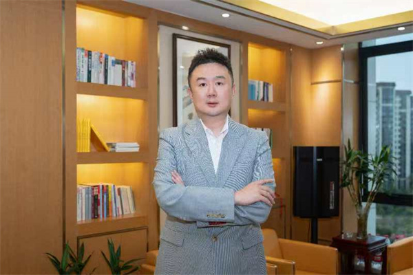 1737546372473847.jpg 2 邱林.jpg