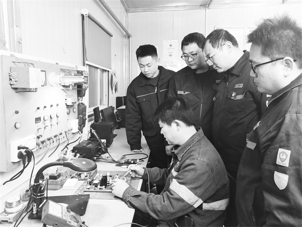 6-4 阴湾煤矿多渠道搭建职业“登高梯”.jpg