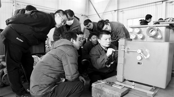 2-1 1 （徐庄煤矿配图）现场实操培训.jpg