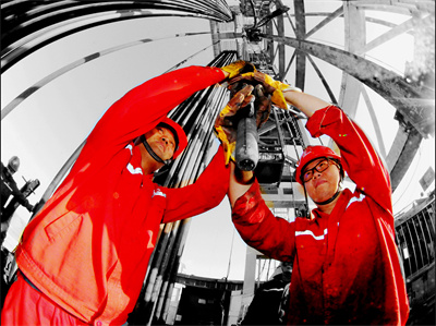 1 巨人肩膀，勇于担当“ 李青洋摄.jpg