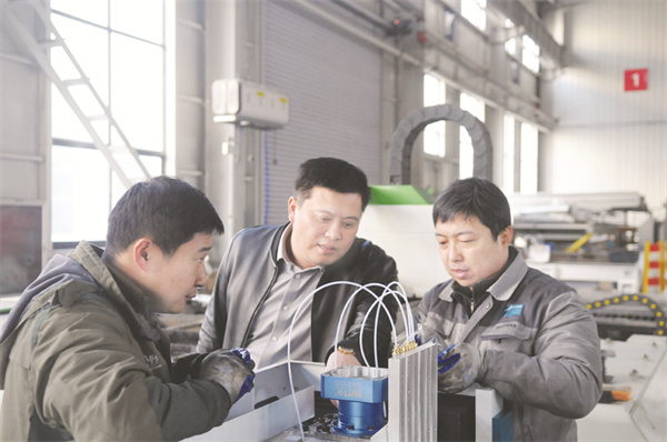 1739551043391777.jpg 4-2 3 山东淄川:进出口额首次突破百亿.jpg