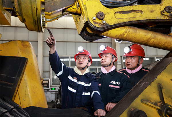 1朱仙庄煤矿 “三精” 并举，激活班组治理新活力.jpg