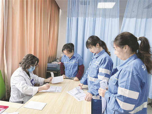 8-5 女职工两癌筛查活动现场.jpg