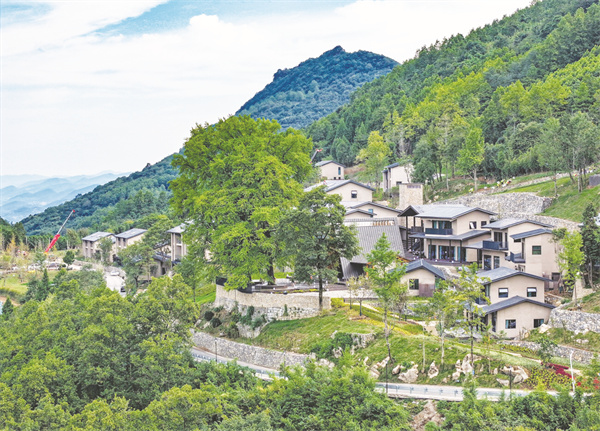 5-5 图5四川华蓥：打造全国高山精品民宿.jpg