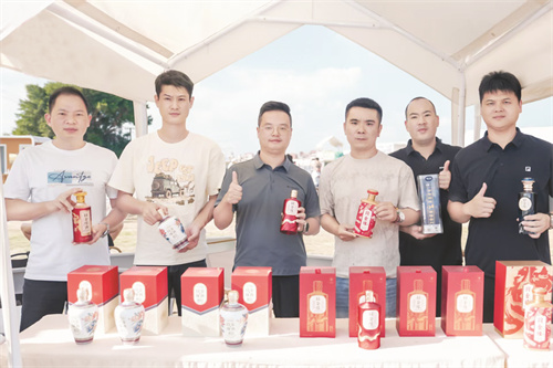 1761366037808369.jpg 4-2 2 1必发 聚集力量创品牌.jpg