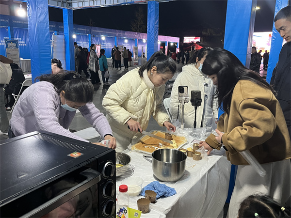 1761445829750602.jpg 4(田伯韬稿件配图)活动现场2.jpg