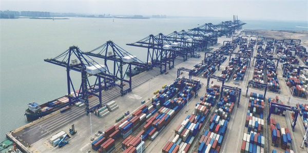 5-4 图6海南洋浦枢纽港.jpg