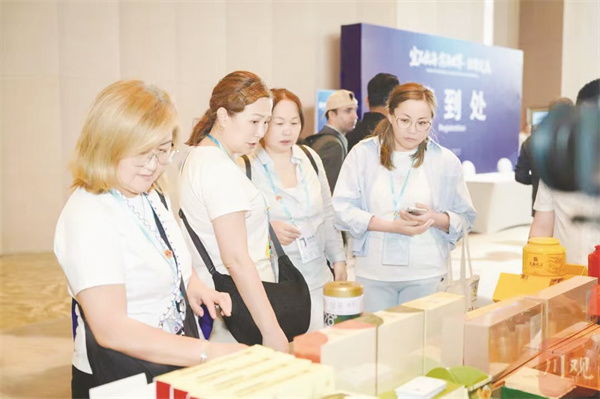 1763188491826894.jpg 4-2 1 2 宜宾企业借力广交会.jpg