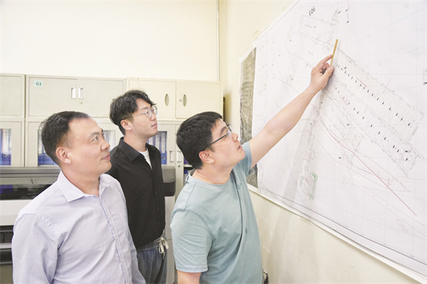 1763297775942293.jpg 4-1 1图为刘园子煤矿管理.jpg