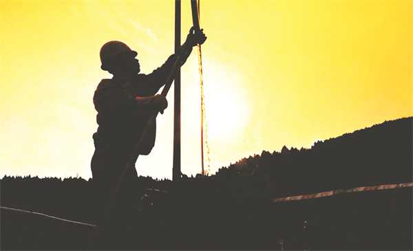 5-5 6“轻甲”机组 降本增效站排头.jpg