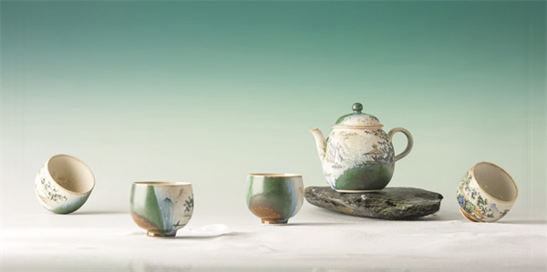 1764240642744285.jpg 4-7 2 3 白月及作品图片.jpg