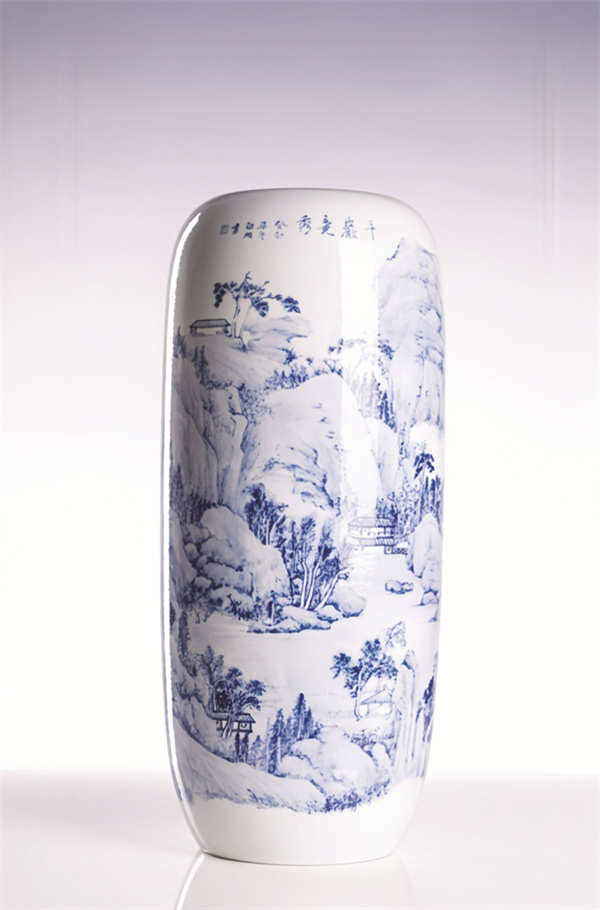 1764240663961973.jpg 4-8 2 4 白月及作品图片.jpg