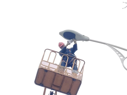 7图片新闻 青东煤矿：点亮新春平安路 .jpg