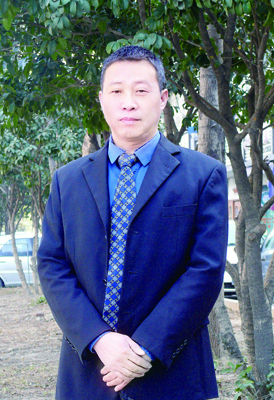 1490065175133828.jpg 王定华个人照片.jpg