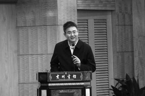 1543543379781629.jpg 崔唯航2-1.jpg