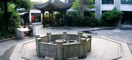 1555596161775045.jpg 2.jpg